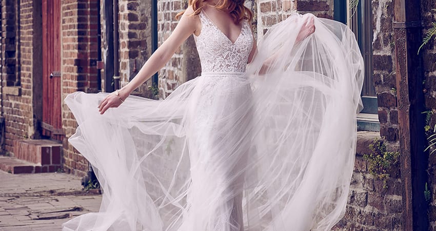 How to Choose the Perfect Fabric of Wedding Dresses