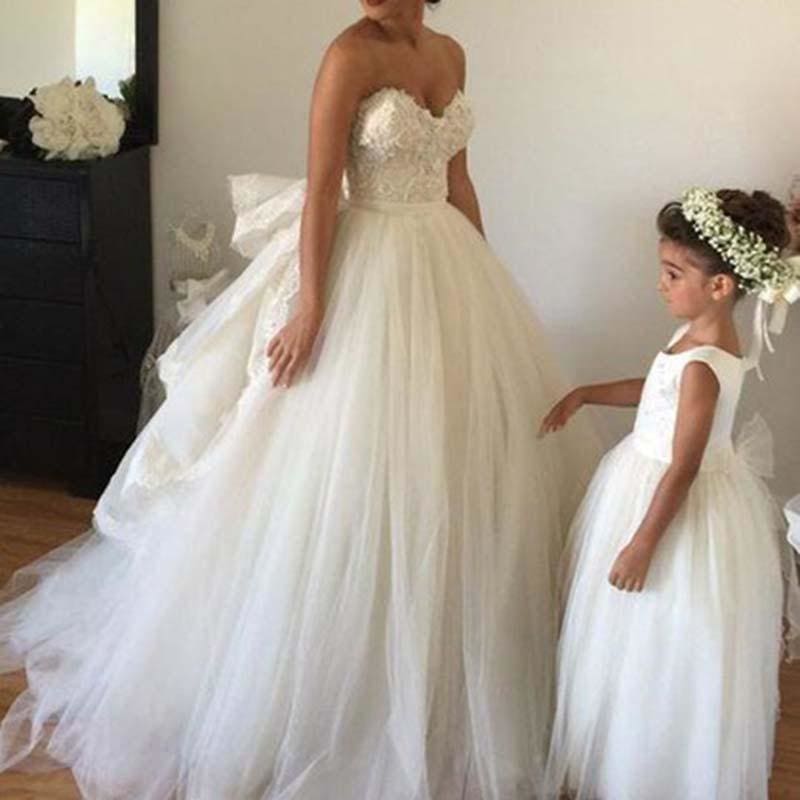 Shop a great selection of Clearance simple inexpensive wedding dresses,cheap designer wedding dresses,affordable bridal dresses at Bridelily. Up to 70% off