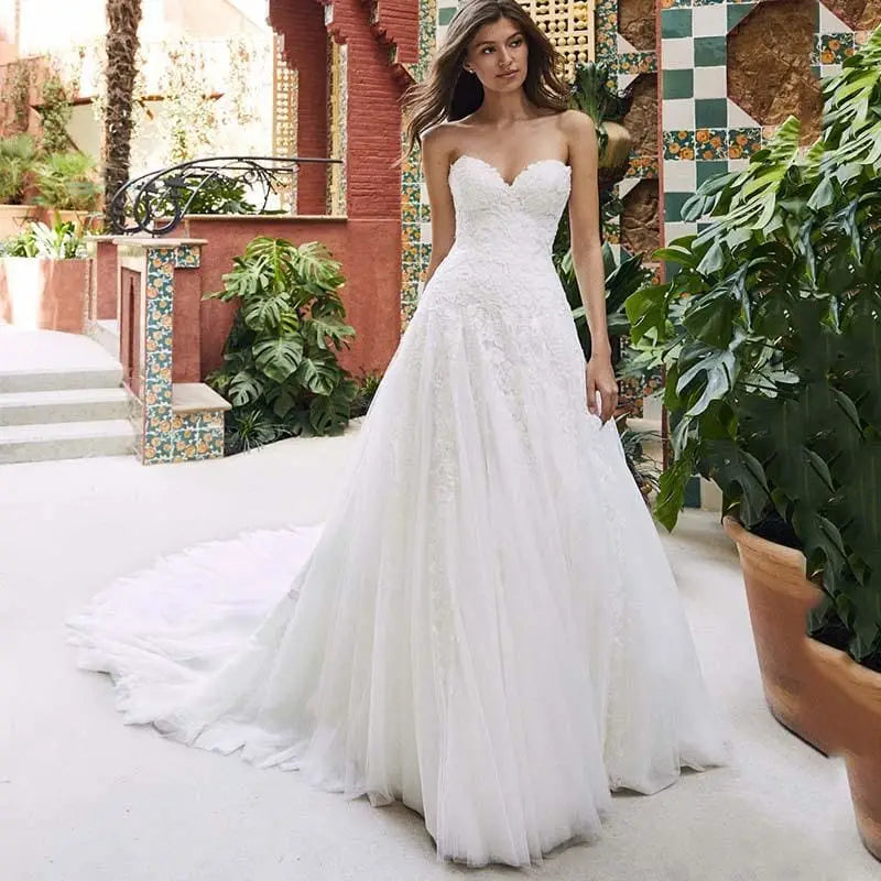 Shop the latest trends in affordable wedding dresses online,boho wedding dress cheap,cheap bridal gowns on Bridelily. Save up to 70% off and free shipping!