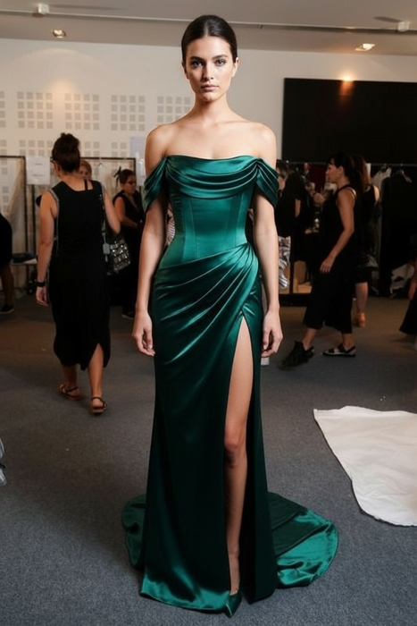 Bridelily Simple Off the Shoulder Sheath Evening Gown Ruffles Split Sweep Train Prom Dress Emerald Green - Prom Dresses