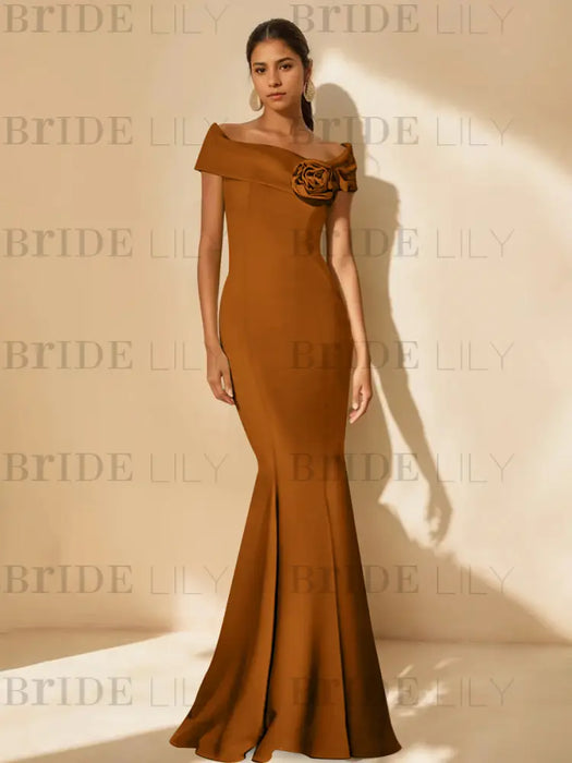 Minimalist Off-the-Shoulder Mother of the Bride Dresses in Trumpet/Mermaid Style with Detachable Flower