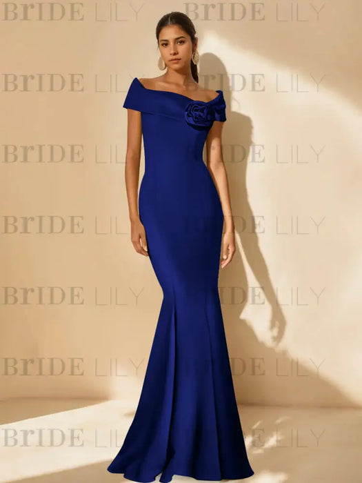 Minimalist Off-the-Shoulder Mother of the Bride Dresses in Trumpet/Mermaid Style with Detachable Flower