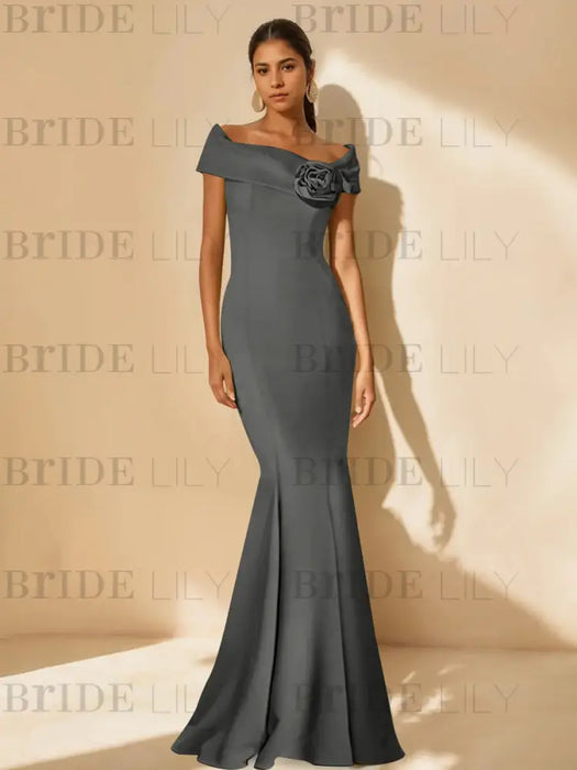 Minimalist Off-the-Shoulder Mother of the Bride Dresses in Trumpet/Mermaid Style with Detachable Flower