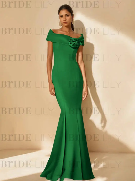 Minimalist Off-the-Shoulder Mother of the Bride Dresses in Trumpet/Mermaid Style with Detachable Flower