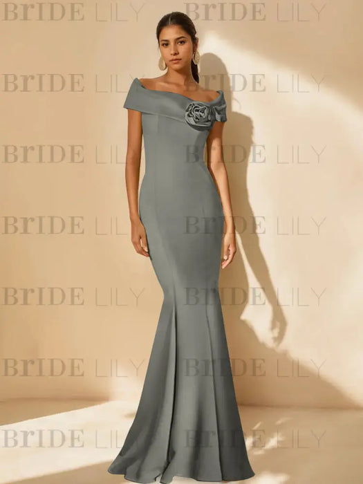 Minimalist Off-the-Shoulder Mother of the Bride Dresses in Trumpet/Mermaid Style with Detachable Flower