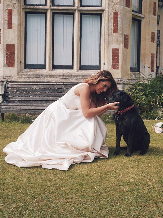 A-Line/Princess Satin Beading V-neck Sleeveless Sweep/Brush Train Dresses - Prom Dresses