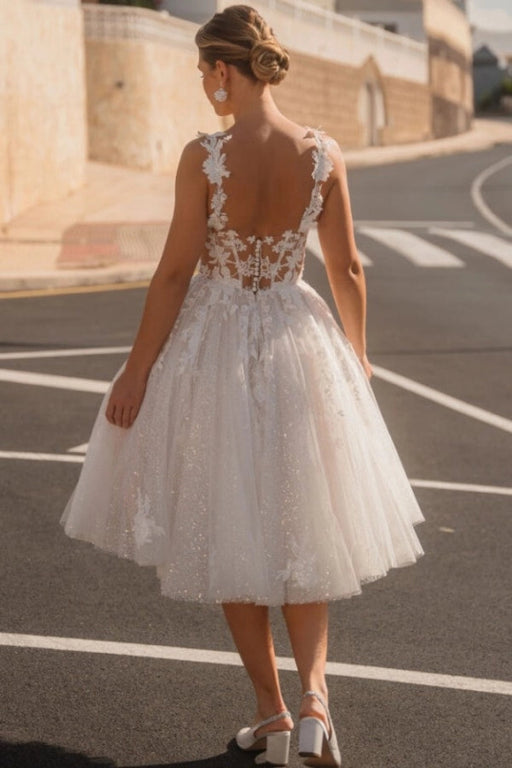 Beautiful Sleeveless Tulle Aline Wedding Dress Short with Lace Appliques