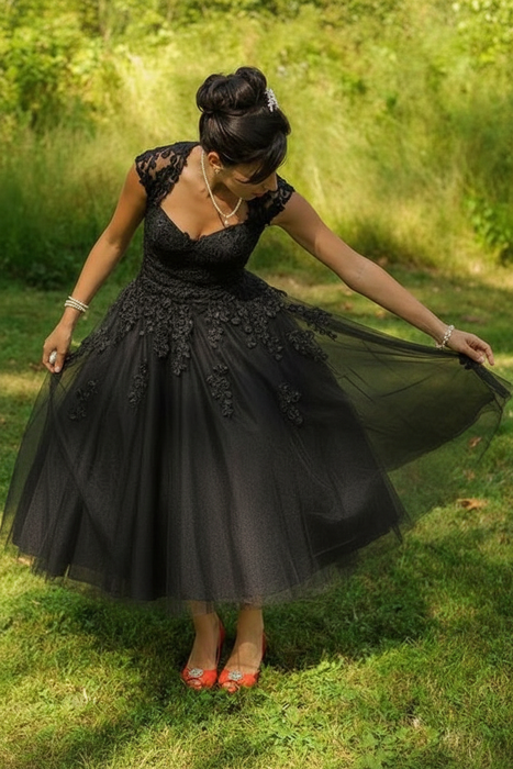 Black Chic Sweetheart Short Ball Gown Wedding Dresses Aline Tulle