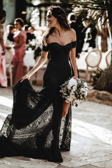 Black Lace Wedding Dress Floor Length Sheath Sleeveless Lace Sweetheart Neck Bridal Dresses Train Dress