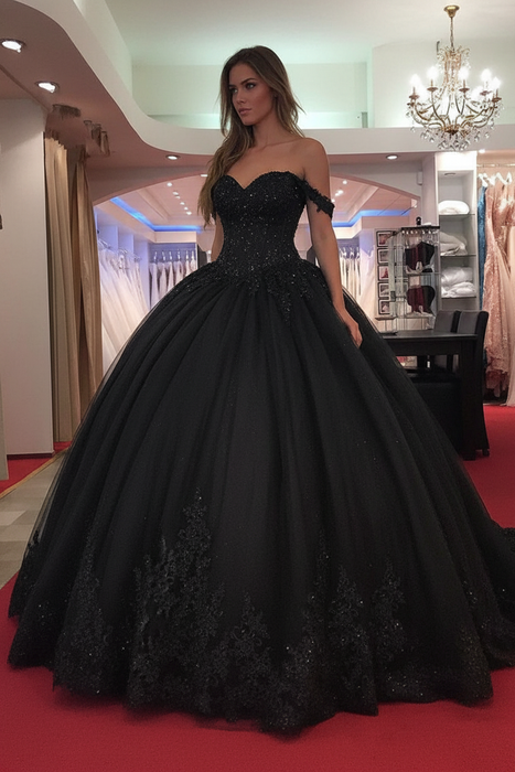 Black Wedding Dress Princess Silhouette Sweetheart Neck Sleeveless Natural Waist Applique Tulle Bridal Dresses