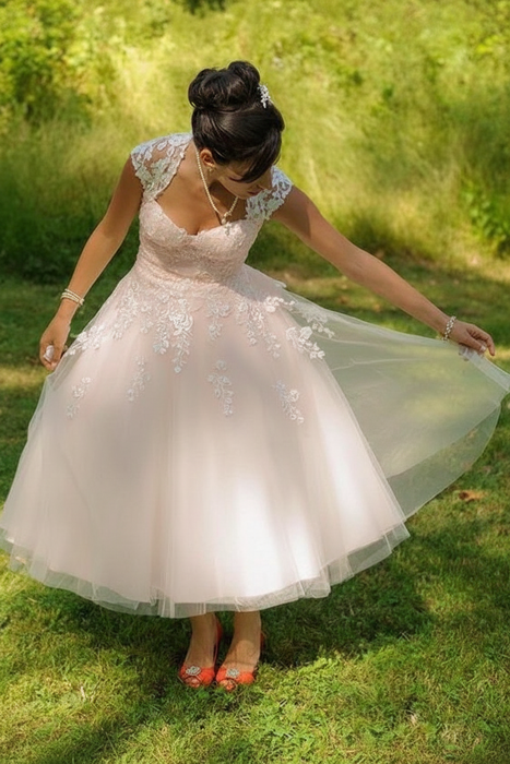 Blushing Pink Chic Sweetheart Short Ball Gown Wedding Dresses Aline Tulle