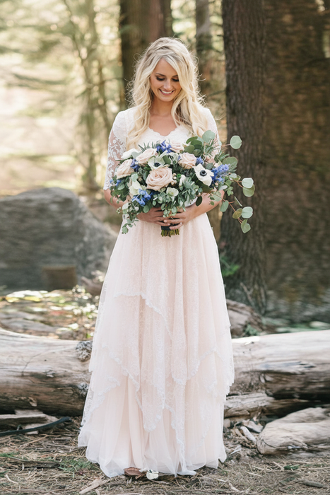 Elegant Lace Boho Wedding Dress with Half Sleeves & V-neck