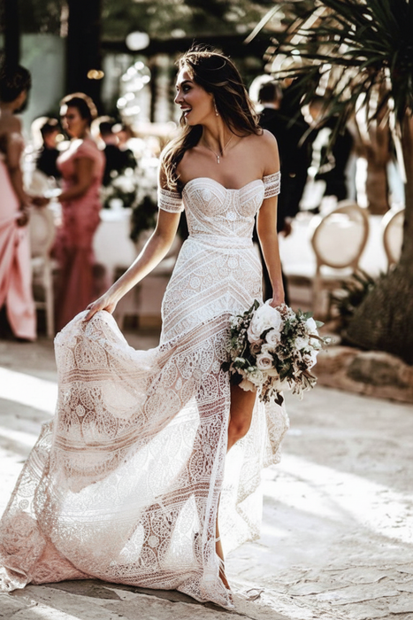 Blushing Pink Lace Wedding Dress Floor Length Sheath Sleeveless Lace Sweetheart Neck Bridal Dresses Train Dress