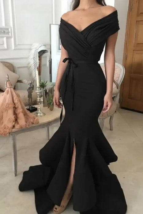Bridelily Sexy Black Mermaid Prom Dresses Off-the-Shoulder Side Slit Evening Dresses