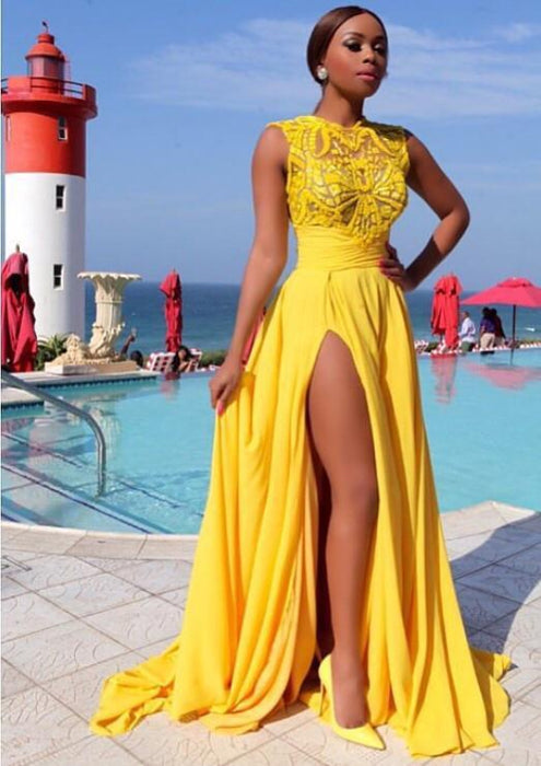 Bridelily Yellow Chiffon Side-Slit High-Neck Sleeveless Sexy Long Evening Dresses - Prom Dresses