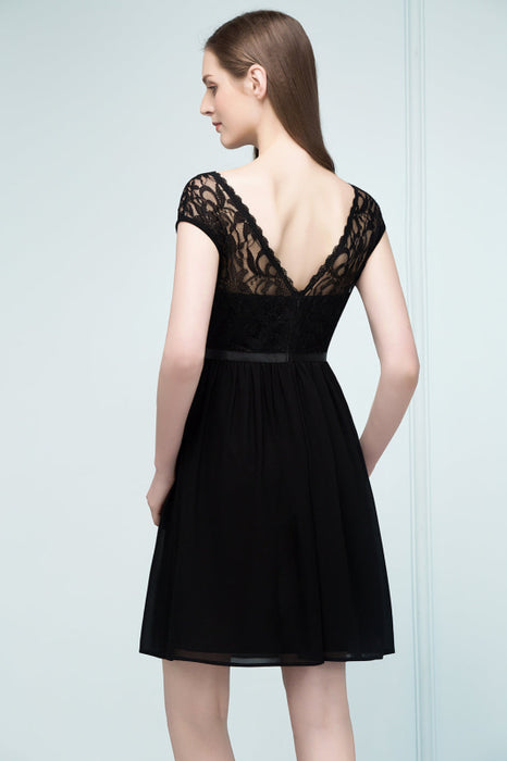 Bridelily Pretty Scoop Sleeveless Black Lace Short Junior Bridesmaid Dress