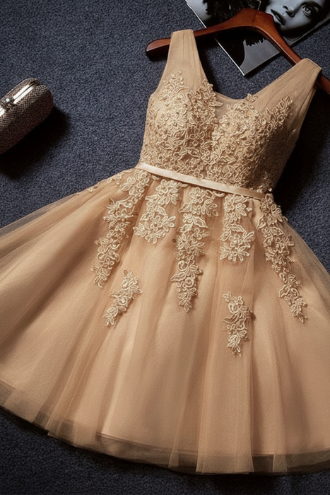 Champagne Cute V Neck Sleeveless Appliques Tulle Homecoming Gown A Line Short Prom Dress
