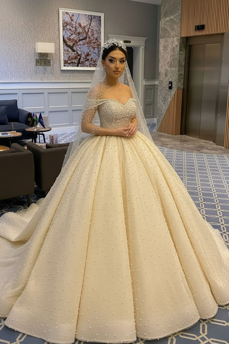 Champagne Sweetheart Ball Gown Elegant Off-the-Shoulder Backless Wedding Dress with Tulle