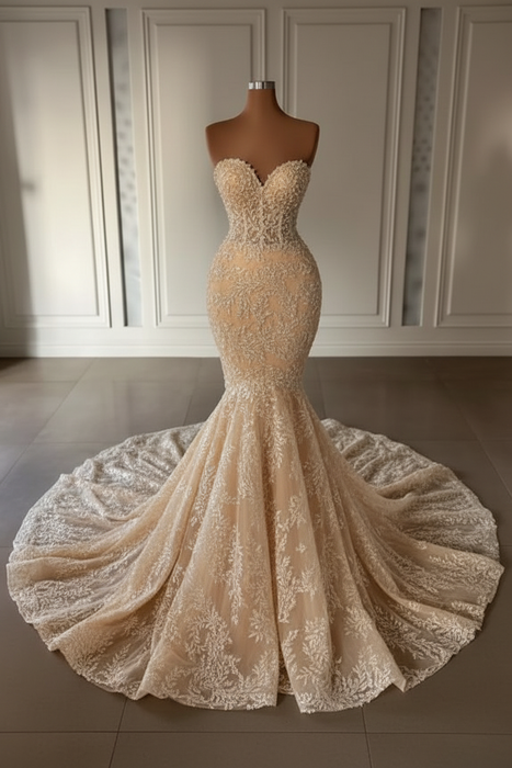Champagne Charming Strapless Mermaid Lace Wedding Dress with Appliques