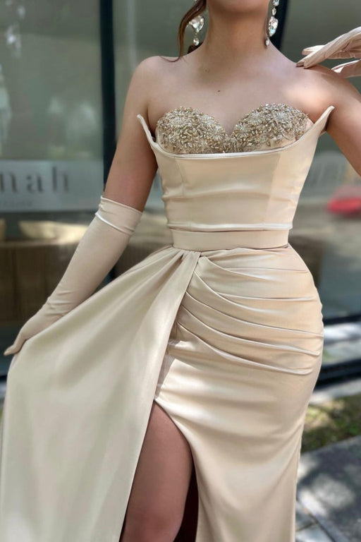 Chic and Elegant Champagne Prom Dress with Sweetheart Neckline and Stylish Sleeves
