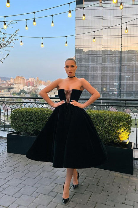 Chic and Flirty Strapless A-Line Prom Dress with Convenient Pockets