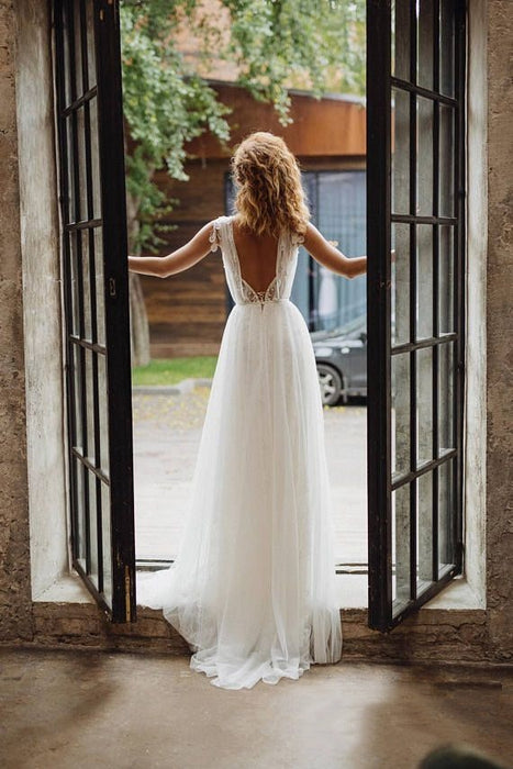 Romantic Straps Tulle A-line Wedding Dress with Appliques