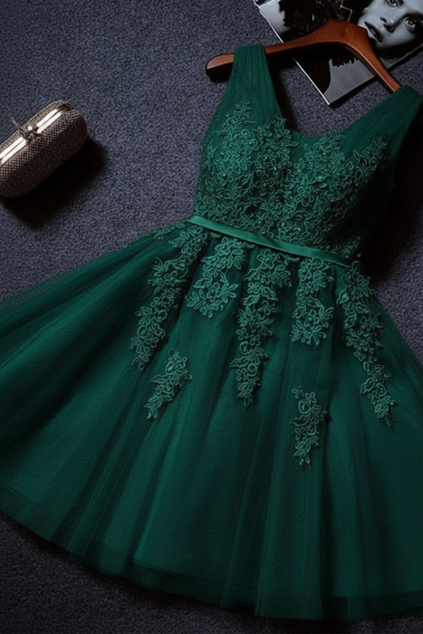 Dark Green Cute V Neck Sleeveless Appliques Tulle Homecoming Gown A Line Short Prom Dress