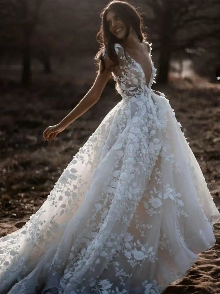 short sleeve lace wedding dress V-Neck Lace Short-Sleeved A-Line Tulle Bridal Dress main image 0
