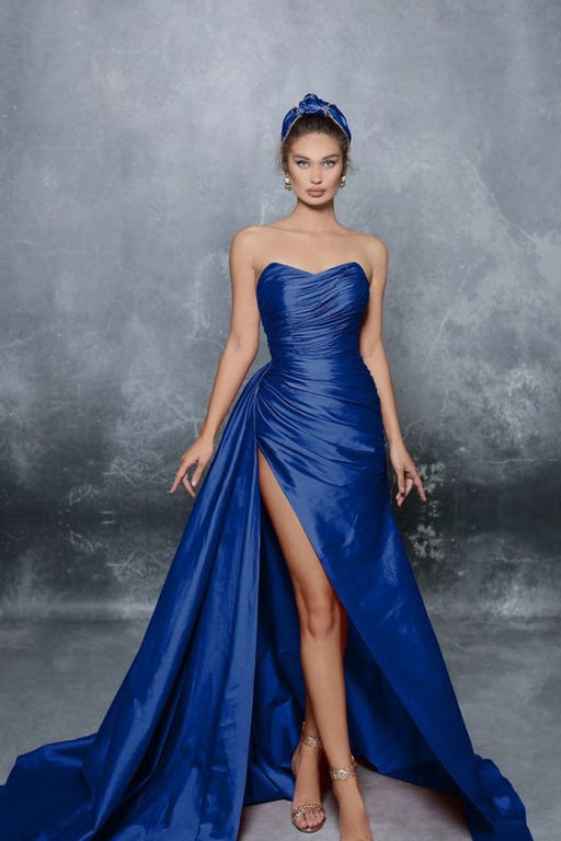 Elegant Blue Sleeveless Strapless Prom Dress with Pleated Slit