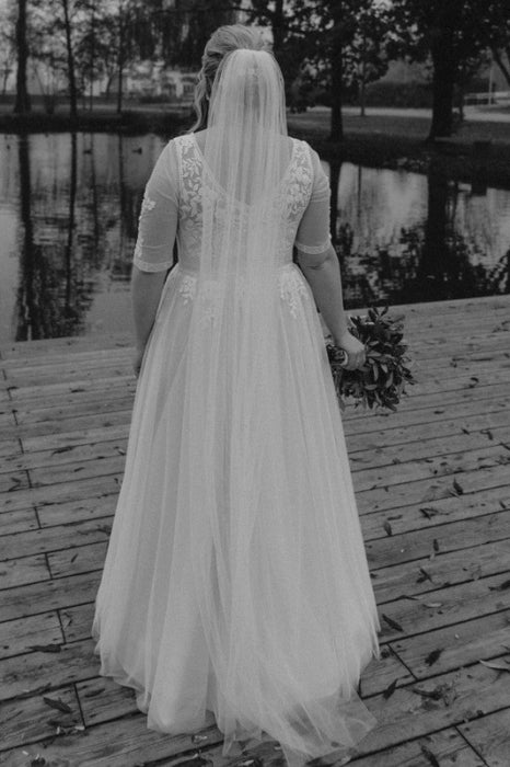 Elegant Half Sleeves Aline Wedding Dress Tulle Lace Appliques Bridal Dress