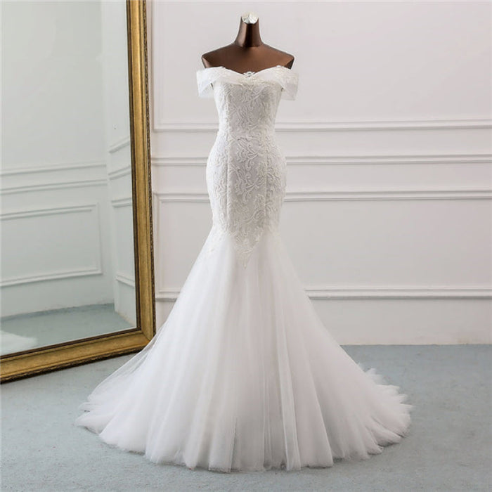 Elegant Off-The-Shoulder Mermaid Wedding Gown Featuring Tulle Lace
