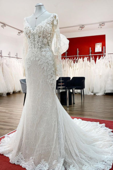 Elegant Sweetheart Mermaid Lace Bridal Gown with Long Sleeves and Tulle