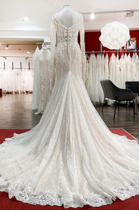 Elegant Sweetheart Mermaid Lace Bridal Gown with Long Sleeves and Tulle