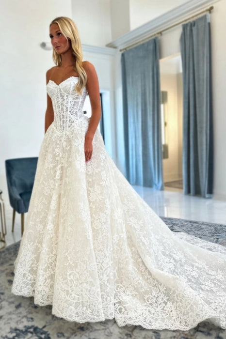 Elegant Sweetheart Tulle Aline Wedding Dress with Appliques