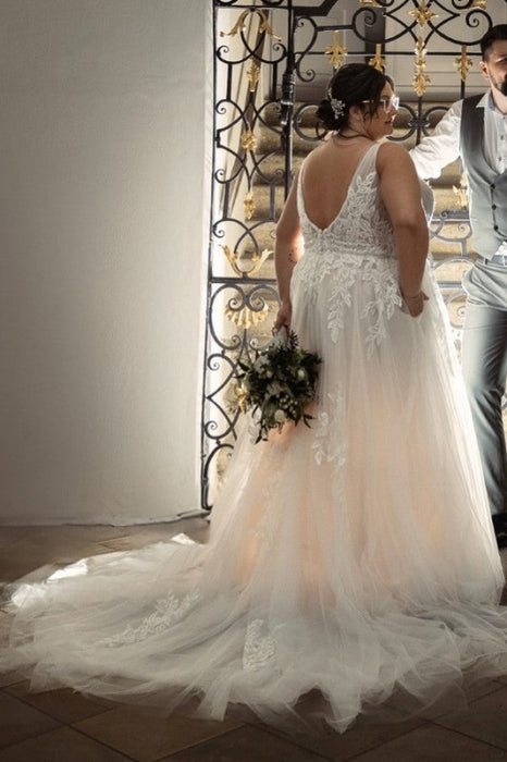 Elegant Tulle Lace Wedding Dresses Aline Appliques Plus Size Bridal Dress