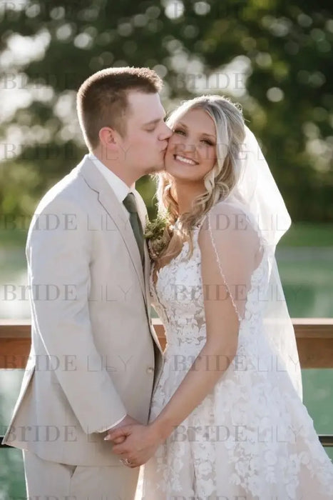 Elegant V neck Ivory Aline Wedding Dress Sleeveless Tulle Lace Bridal Dress