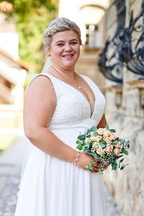 Elegant V-neck Simple Chiffon Wedding Dress Aline Sleeveless Bridal Dress