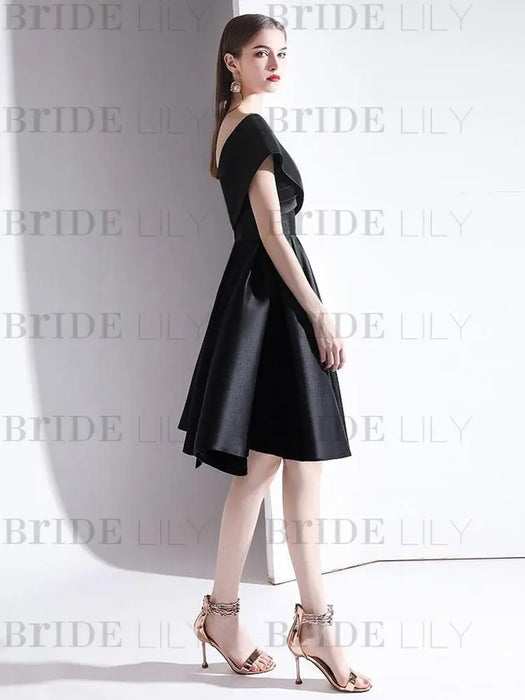 knee length dresses for ladies Black A-Line Round Neck Pleated Satin Homecoming Short Prom Graduation Dress