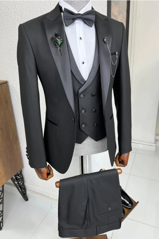 Three Pieces Black Summer Wedding Suits for Groom with Peaked Lapel main image 1