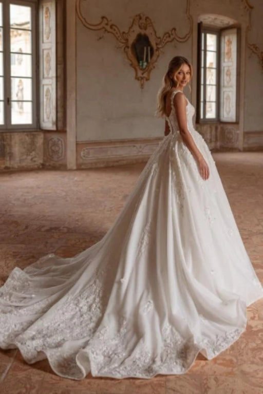 Gorgeous Tulle Lace Aline Wedding Dress Sweetheart with Chapel Train - Wedding Dresses