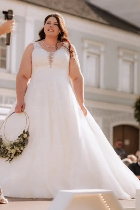 Ivory Aline Wedding Dress Tulle Plus Size Bridal Dress with Lace Appliques - Wedding Dresses