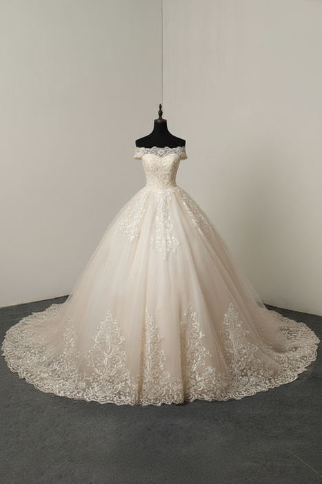 Ivory wedding dresses ball gown off the shoulder short sleeve natural waist lace applique tulle bridal dress