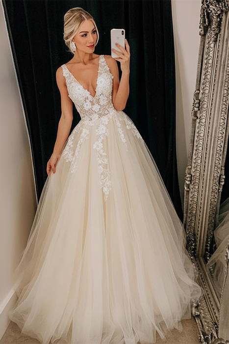 Ivory Sleeveless V-Neck Tulle Aline Evening Dress Lace Appliques