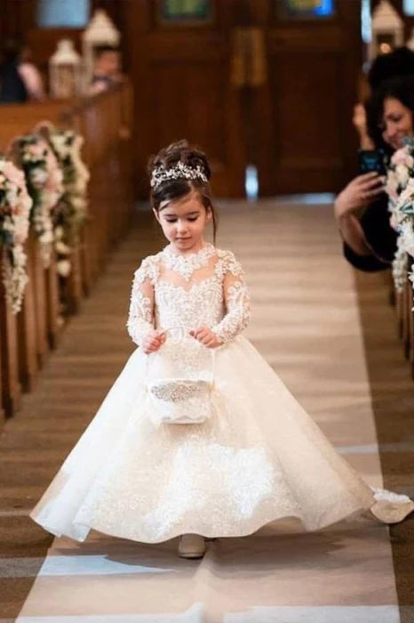 Explore fashionable flower girl dresses