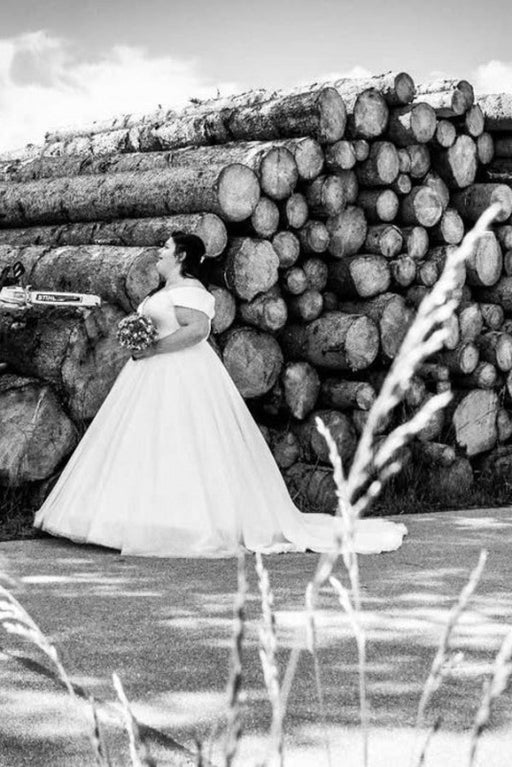 Off-the-Shoulder Satin White Aline/Princess Ball Gown Wedding Dress Plus Size