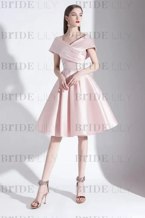Pearl Pink A-Line V-Neck Knee-Length Short Sleeves Pleated Satin Cocktail Dress 