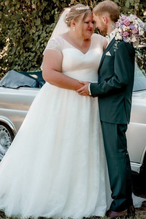 Plus Size Aline Wedding Dresses Tulle V-neck Bridal Gown with Cap Sleeves