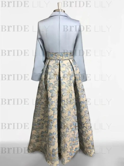 Plus Size Flower A-Line Satin Mother of the Bride Dresses V-Neck with 3/4 Sleeves Sky Blue