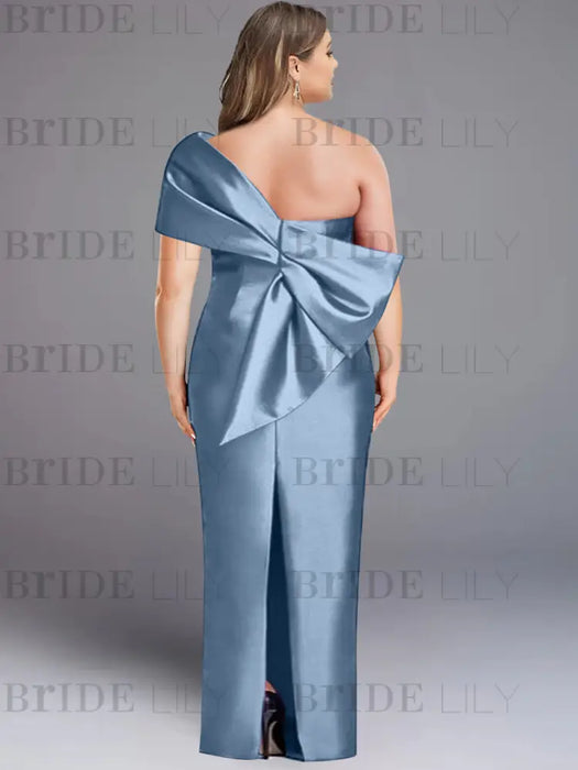 Plus size back view of the dusty blue column gown
