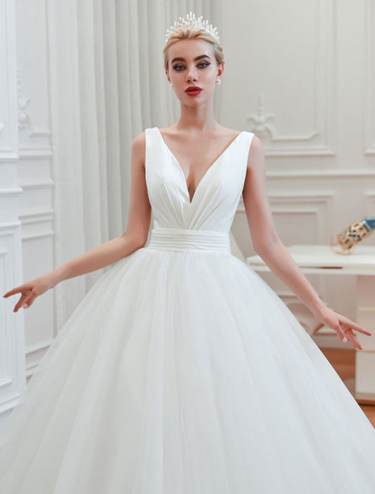 Princess Wedding Dress 2021 Ball Gown V Neck Sleeveless Natural Waist Court Train Bridal Gowns
